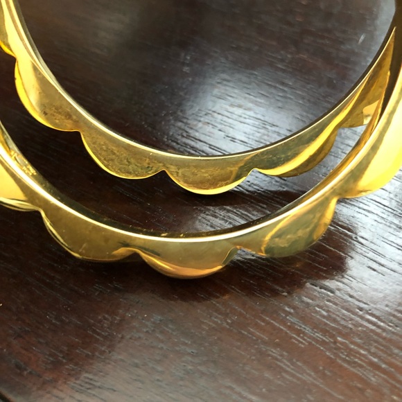 C. Wonder Enamel Bangle Bracelets Scalloped Pair - Picture 5 of 5